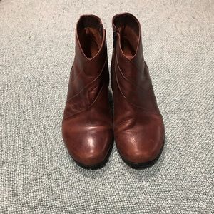 Leather boots size 9